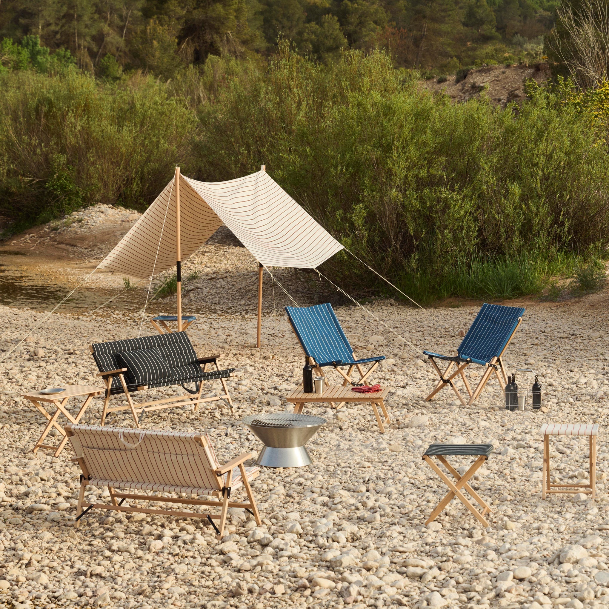 HAY Outdoor Market by Jasper Morrison Shop Folding Chair - Blue/ Beige - Image 4