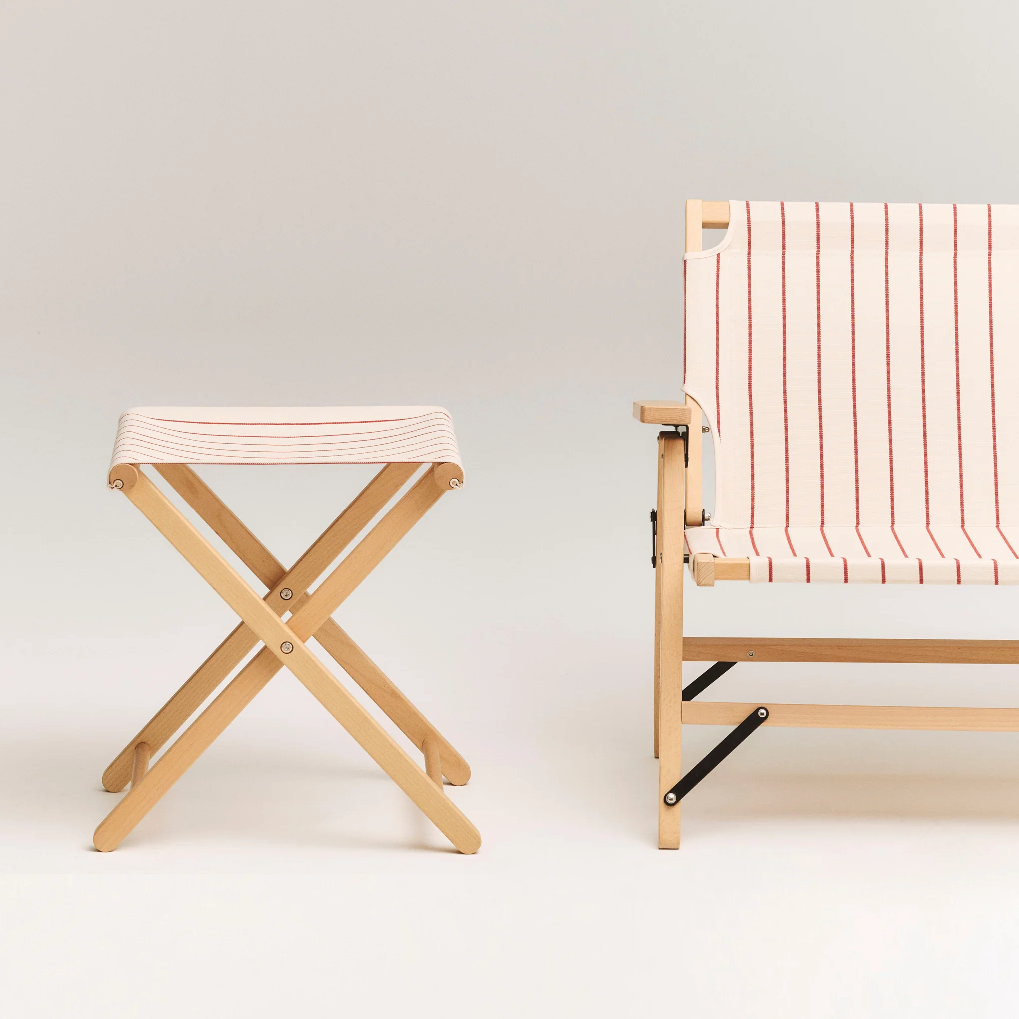 HAY Outdoor Market by Jasper Morrison Shop Folding Stool - Beige/ Red - Image 8
