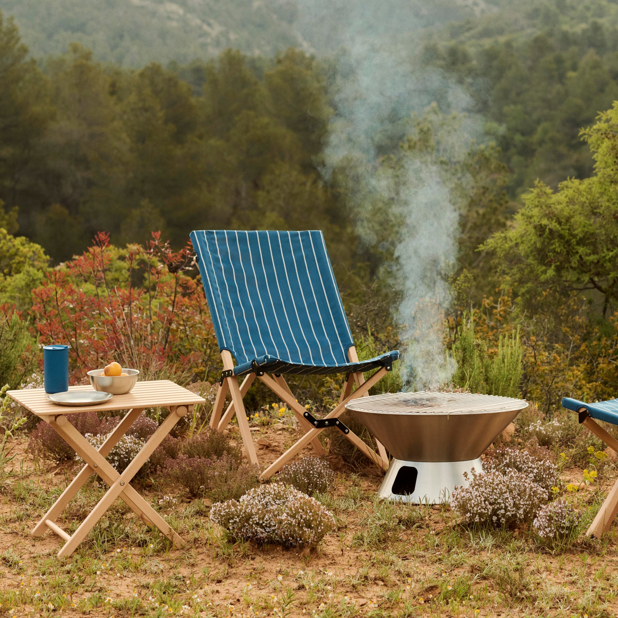 HAY Outdoor Market by Jasper Morrison Shop Thermo Mug - Blue - Image 3
