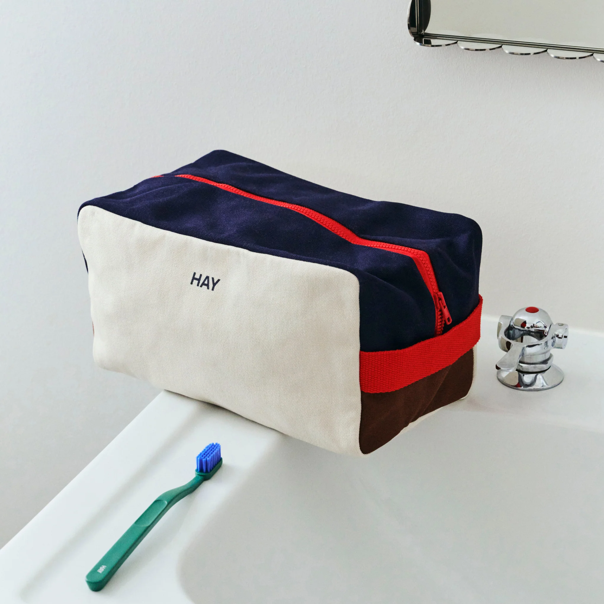 HAY Toiletry Bag - Dark Green/ Multi - Image 2