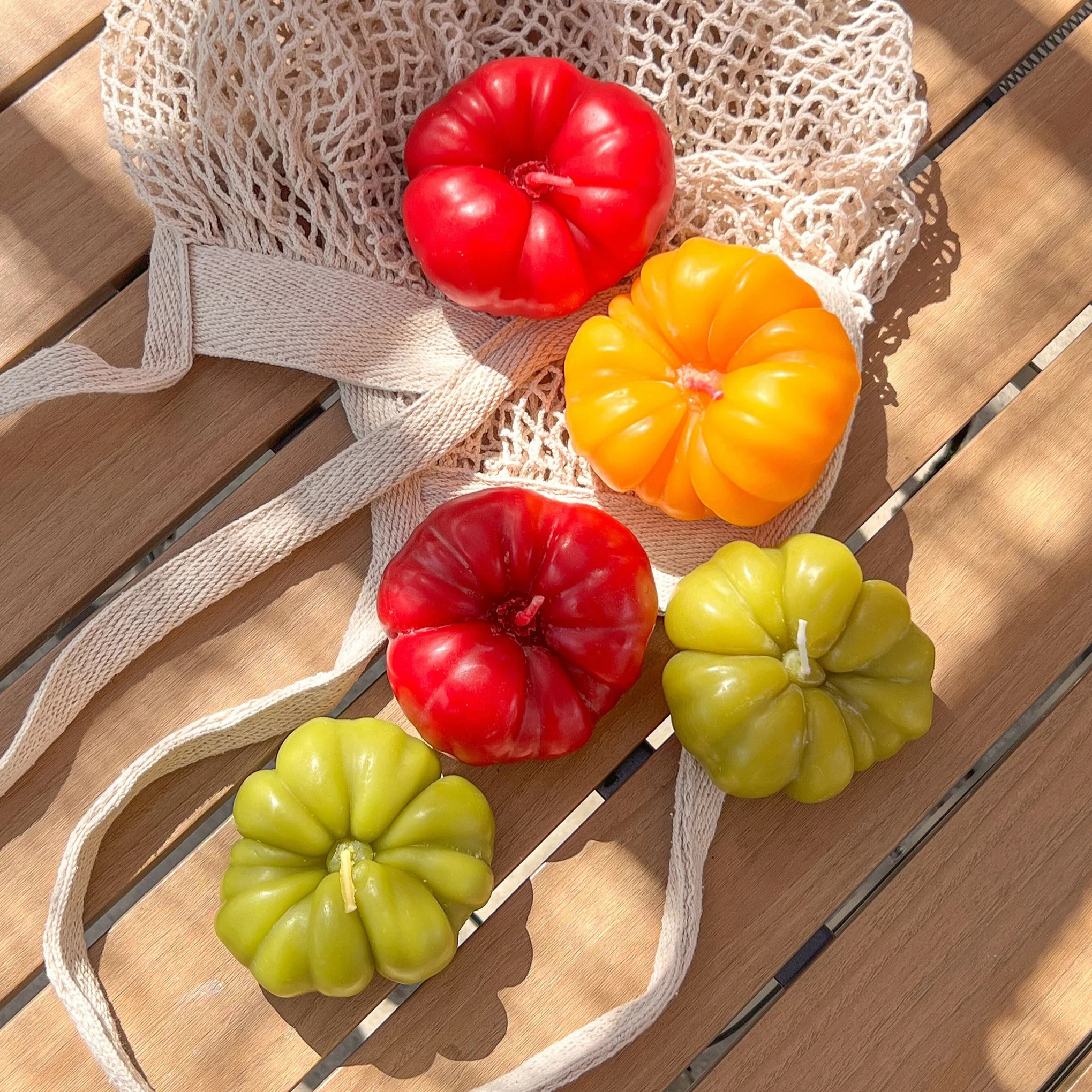 Heirloom Tomato Beeswax Candle - Sunkissed Green - Image 4