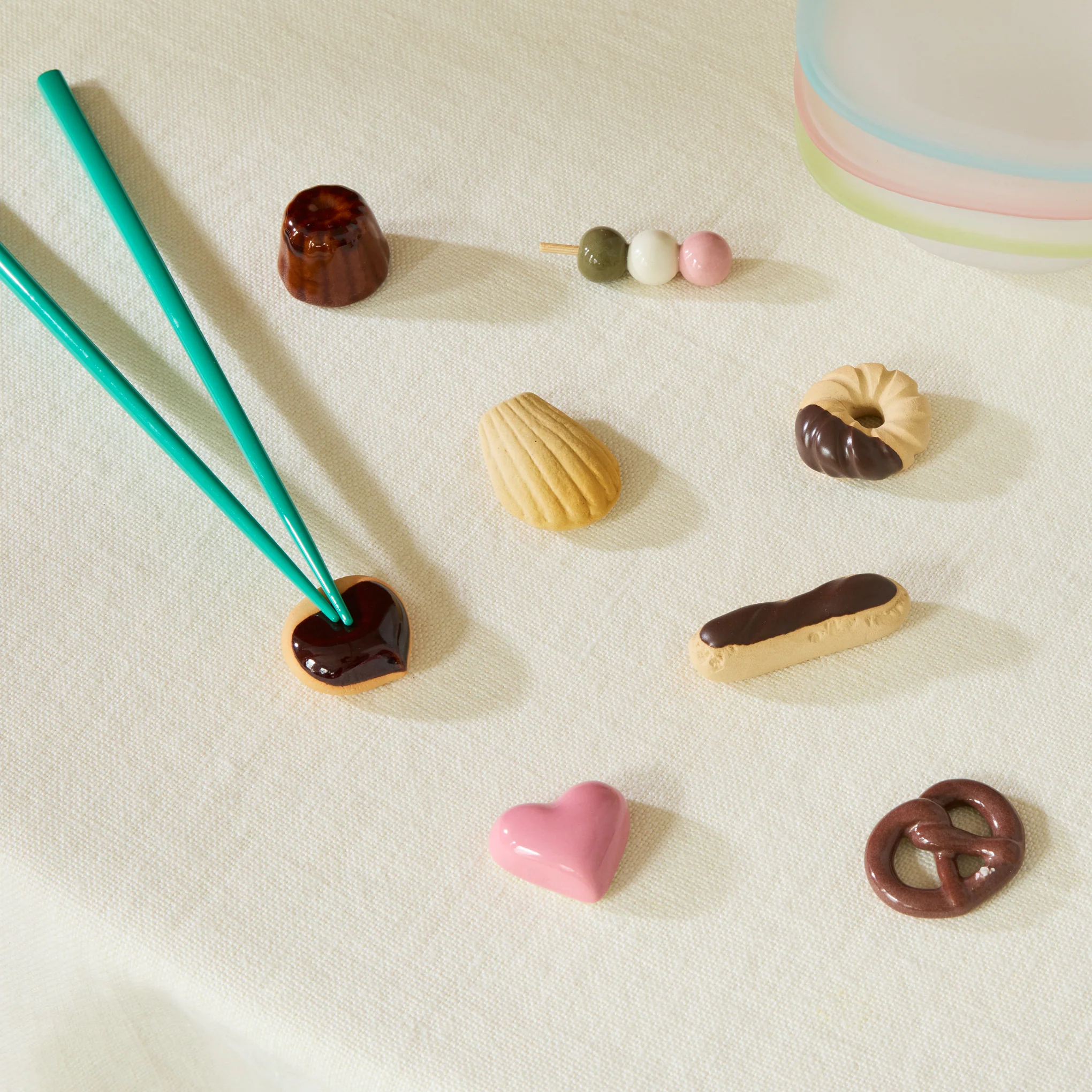 Japanese Ceramic Food Chopsticks Rest - Bunt Cake - Image 2