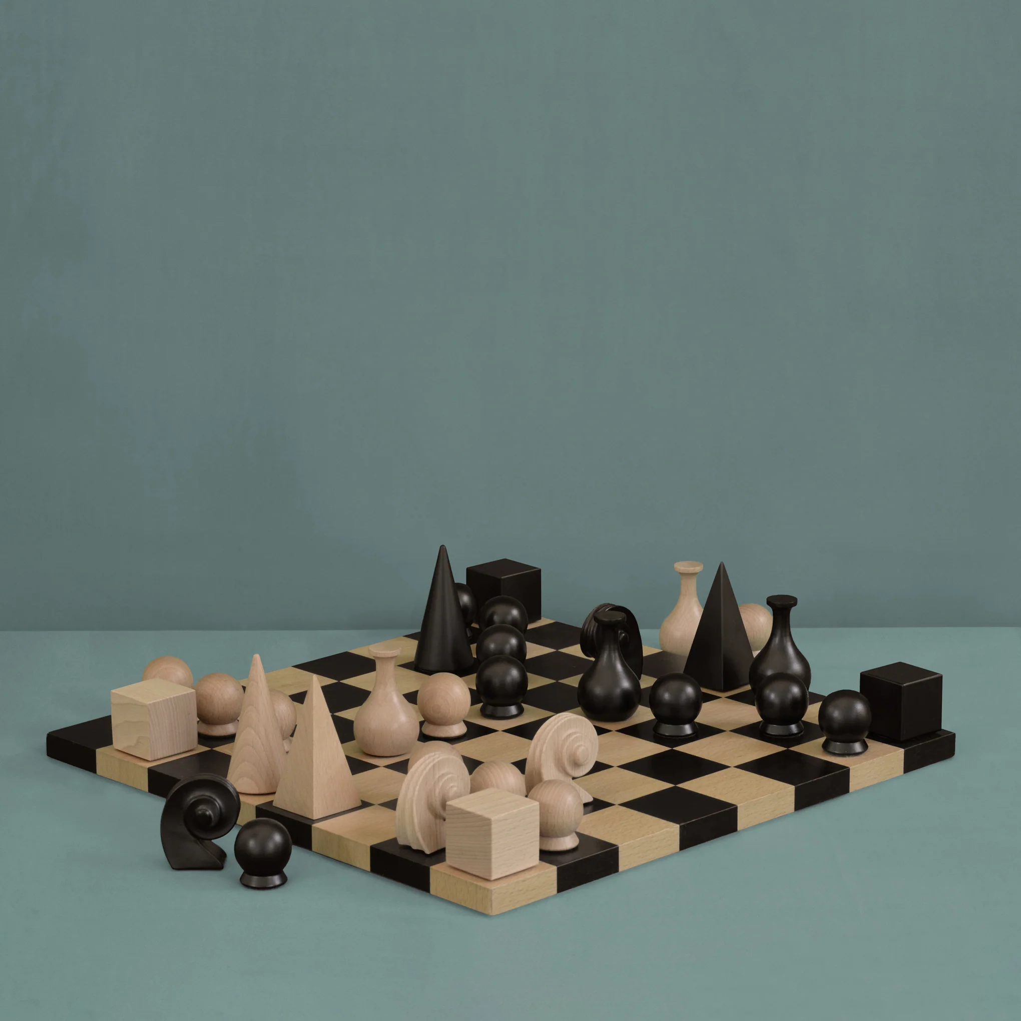 Man Ray Chess Pieces - Image 5