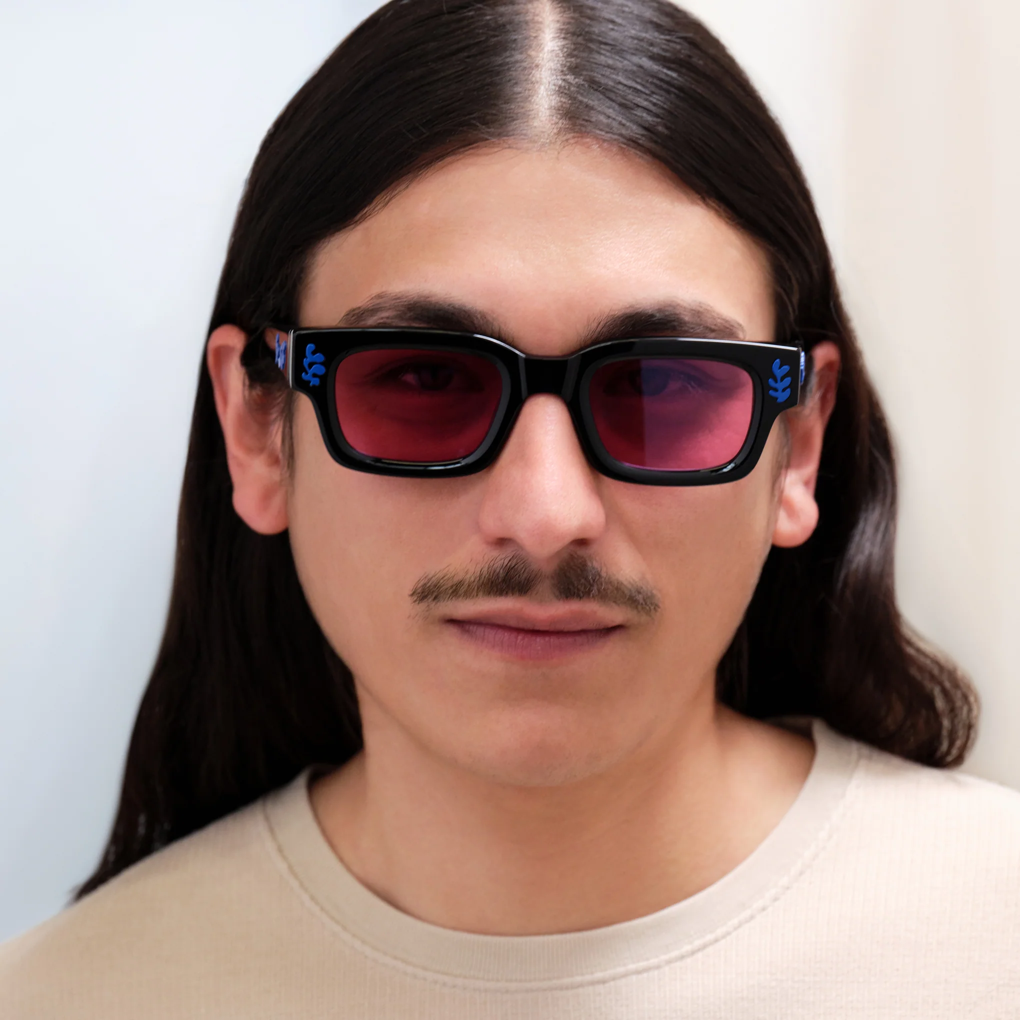 MoMA Henri Matisse The Knife Thrower Akila Sunglasses - Black/ Magenta - Image 5