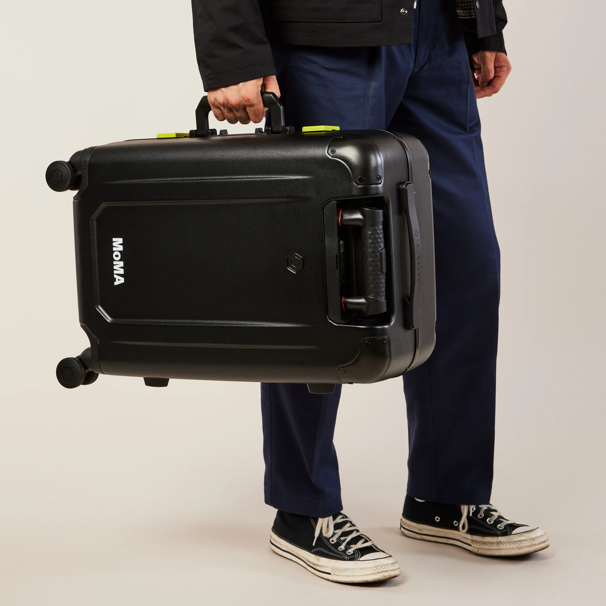 MoMA Solgaard Carry-On Closet Suitcase 4.0 - Black - Image 7