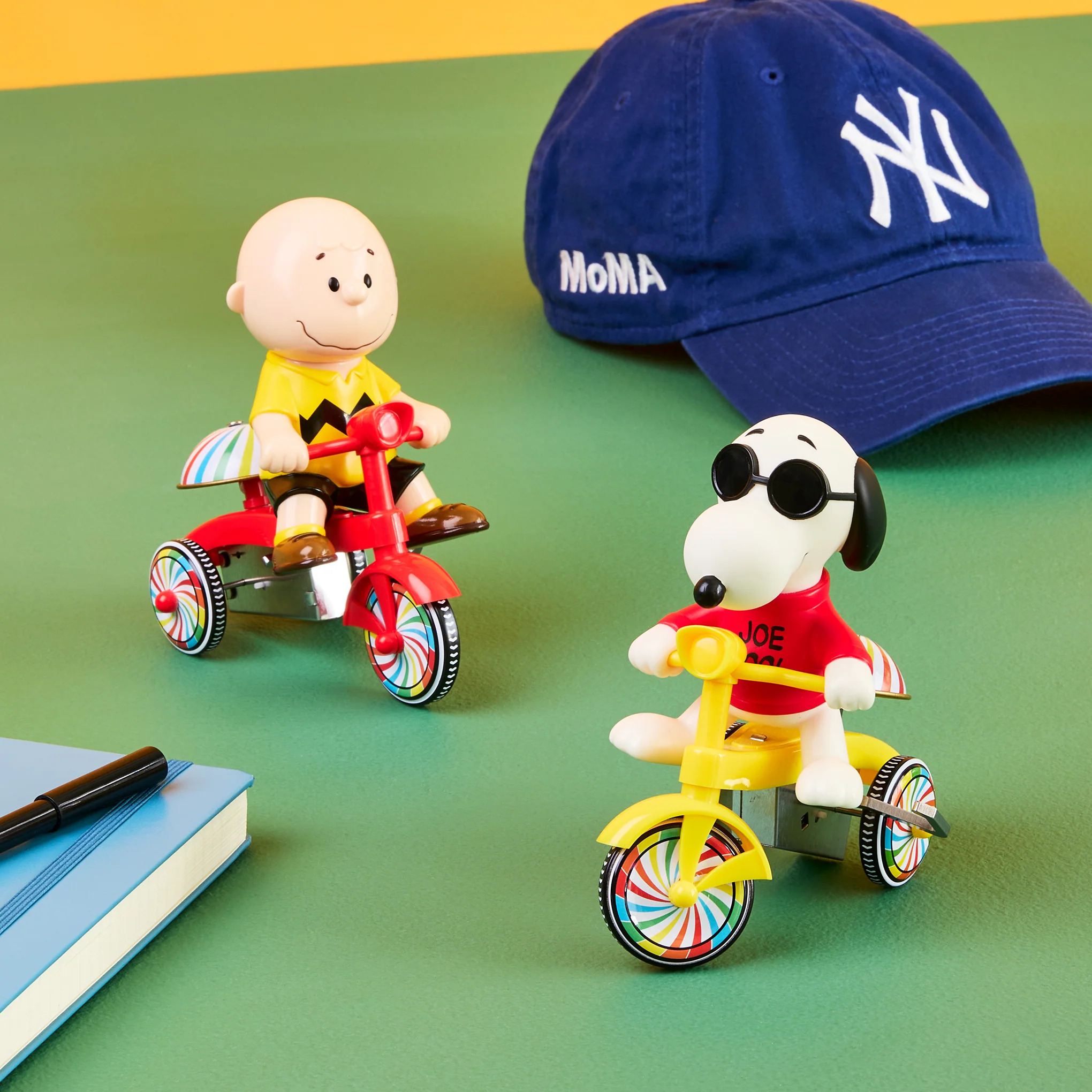 Super7 Snoopy & Peanuts Super Cycle Wind-Up Figure - Charlie Brown - Image 2
