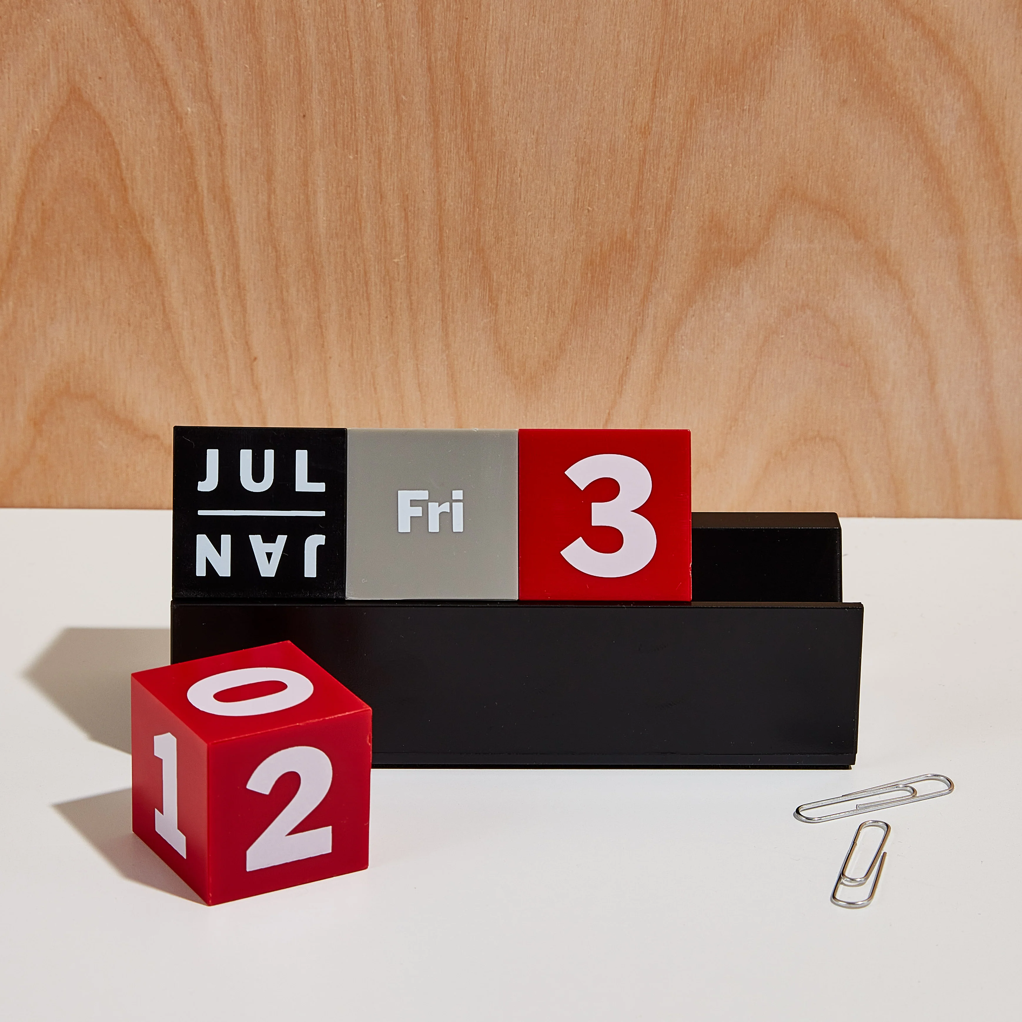 Perpetual Cubes Calendar - Yellow/ Pink/ Blue - Image 5