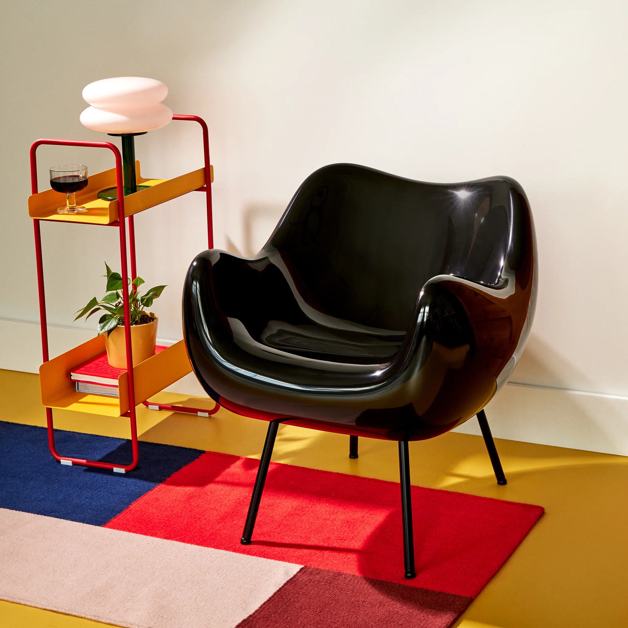 RM58 Classic Chair - Black - Image 2