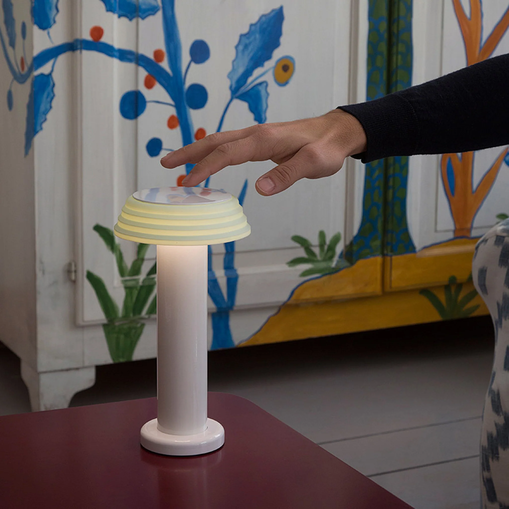 SOWDEN PL1 Portable Lamp - Red/ Yellow - Image 17