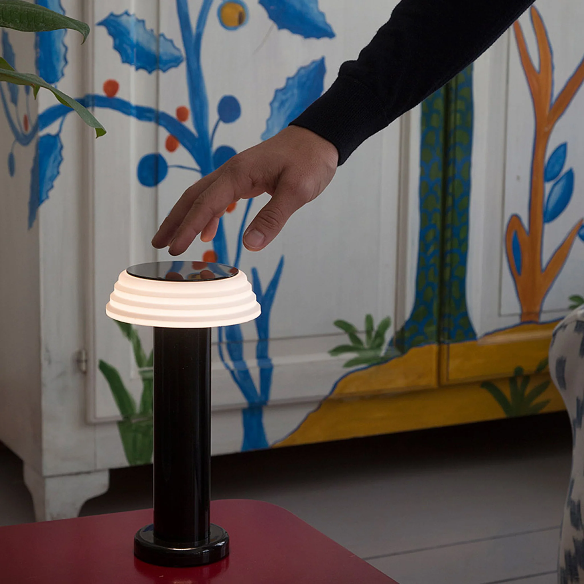 SOWDEN PL1 Portable Lamp - Red/ Yellow - Image 8