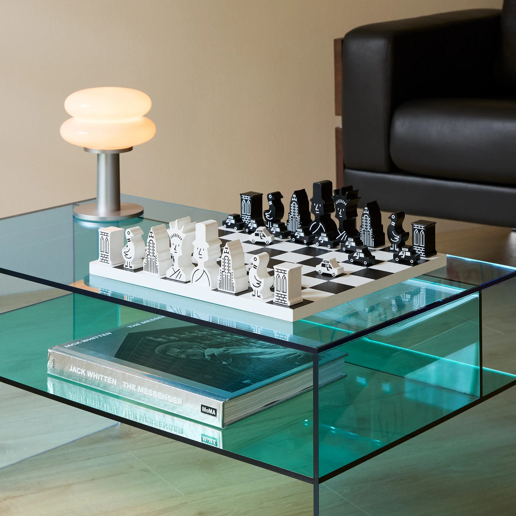 The New Yorker Magazine Chess Set - Image 2